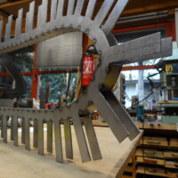 Blick in die Werkstatt von Jochen Warth: Arbeit einer neuen Skulptur 10/2020 Foto zum Arbeitsfortschritt