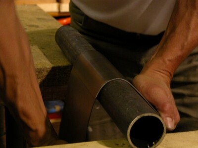 Blechbiegen Jochen Warth bei der Arbeit